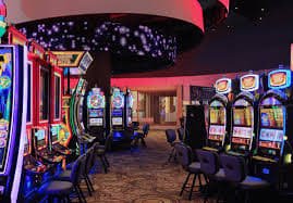 Filipino player enjoying arenalive casino and sports entertainment on mobile